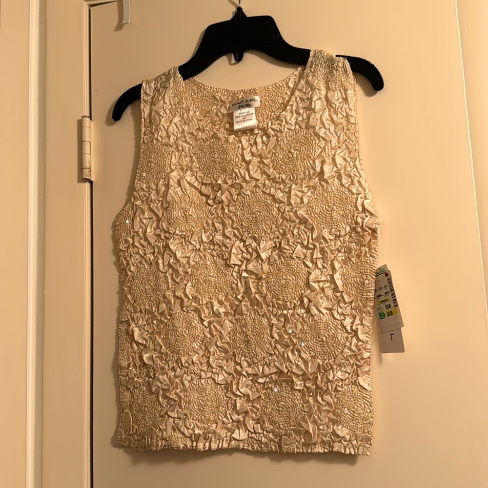 Woman shell top